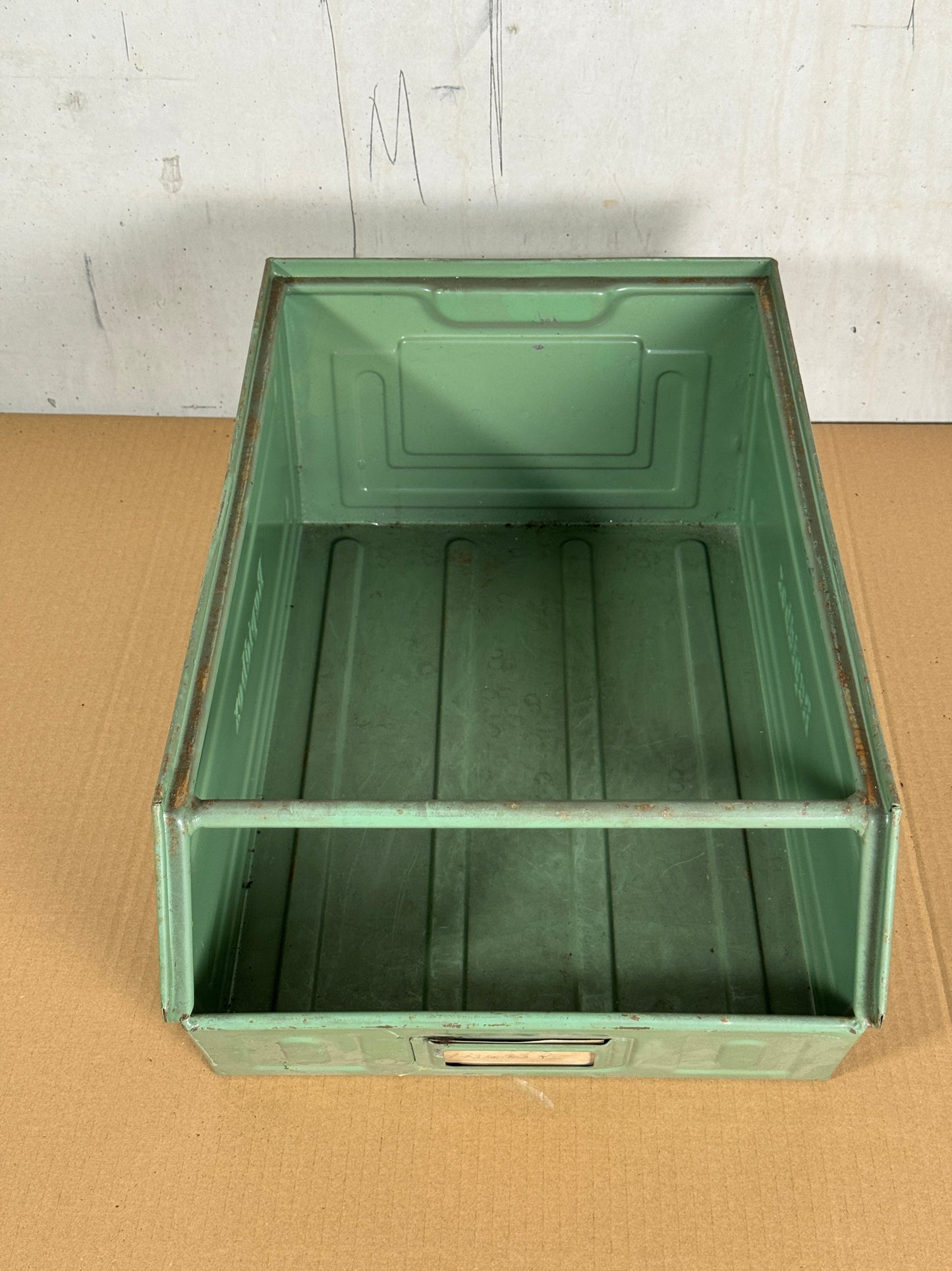 Original Vintage Metallkiste – Industrie Design – Patina Stufe 1 (Leicht)