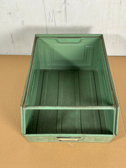 Original Vintage Metallkiste – Industrie Design – Patina Stufe 1 (Leicht)