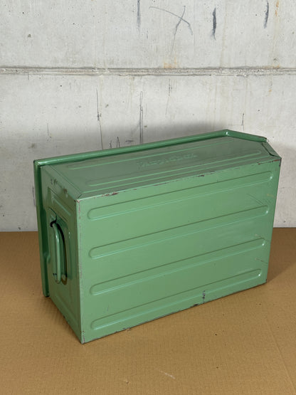 Original Vintage Metallkiste – Industrie Design – Patina Stufe 1 (Leicht)
